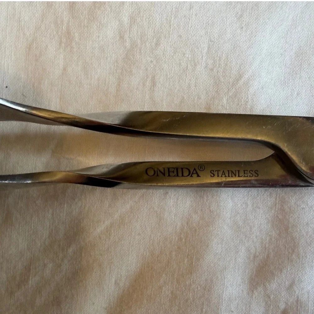 Oneida Stainless Steel Scissor Salad Tongs Silver Serving Utensils 9.5 Inch